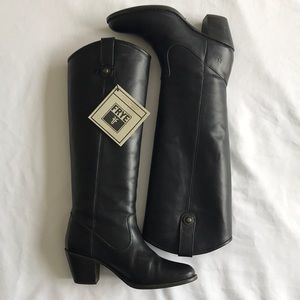 Frye Women’s Jackie Button Boot, black, 7M